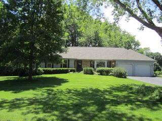 823 Twisted Oak Ct, Barrington Hills, IL 60102