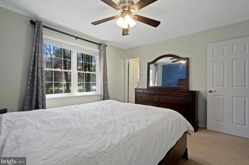 10121 Schoolhouse Woods Ct, Springfield VA  22015-2725 exterior