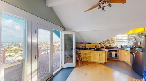 1261 Center St, Honolulu, HI 96816-3255