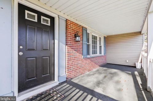 15 Spiralwood Ln, Willingboro, NJ 08046-2030