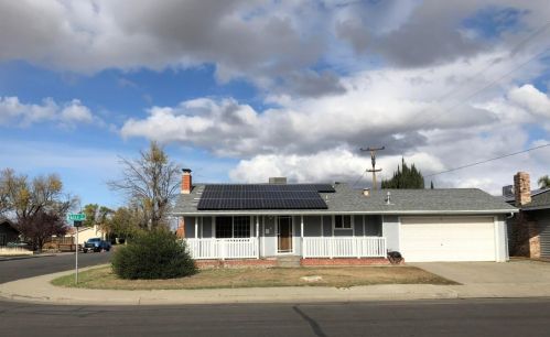 1302 Eagle St, Los Banos, CA 93635-3008