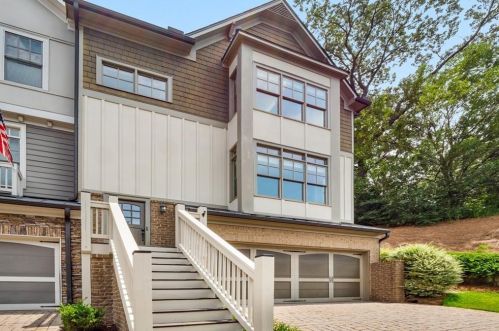 1664 Gilstrap Ln, Atlanta, GA 30318-2786