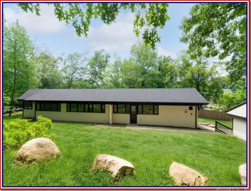 561 Mohegan Avenue Pkwy, Quaker Hill, CT 06375-1214