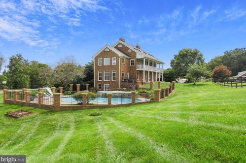 5352 Dixons Mill Rd, Marshall, VA 20115-2704