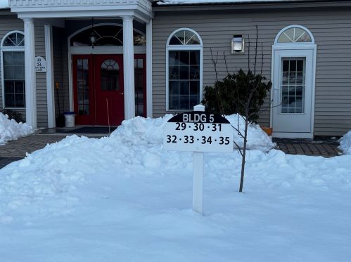 35 Lantern Ln, Kingston, NH 03848-3261