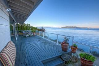 10835 Point Vashon Dr, Vashon, WA 98070-3041