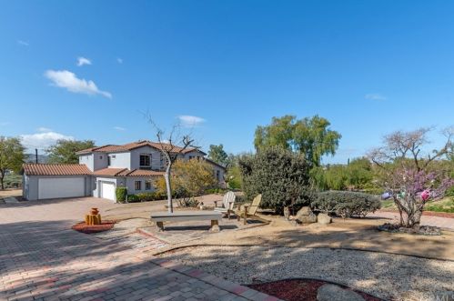 16523 Owl Tree Rd, Riverside CA  92504-9700 exterior