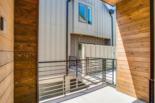 4426 Cabell Dr, Dallas TX  75204-3637 exterior