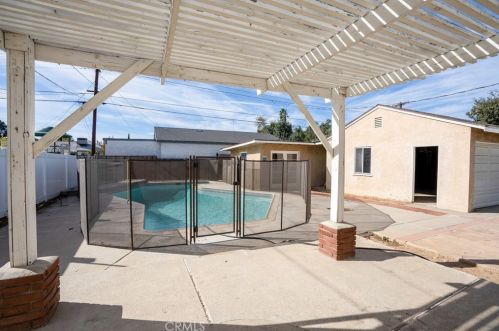 3638 Harding St, Riverside CA  92506-2621 exterior