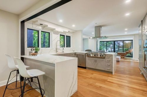 620 Colebrook Ct, Atlanta GA  30327-4710 exterior