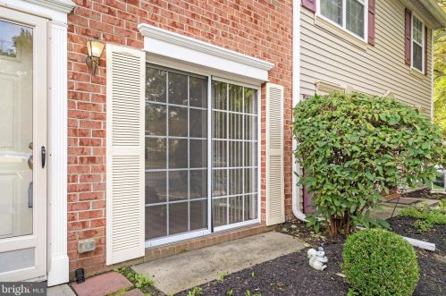 110 Versailles Ct, Trenton NJ  08619-4647 exterior