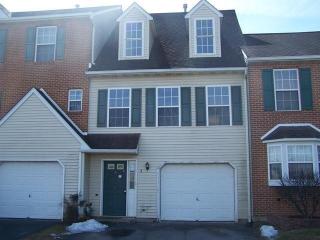 5 Gross St, Ephrata, PA 17522-2465