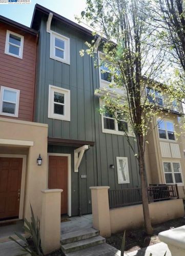 1272 Martin Luther King Dr, Hayward, CA 94541-4386