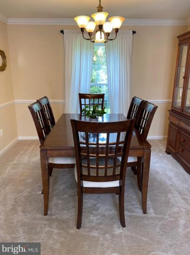 8 Zinc Dr, Fredericksburg, VA 22406-7225