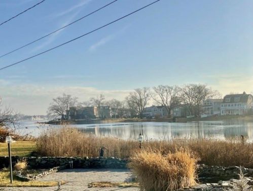 16 Burwell St, Norwalk CT  06854-4703 exterior