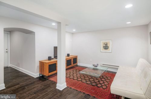 2022 Chancellor St, Philadelphia PA 19103-5605 exterior