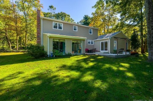 53 Colleen St, Killingly, CT 06239-3301