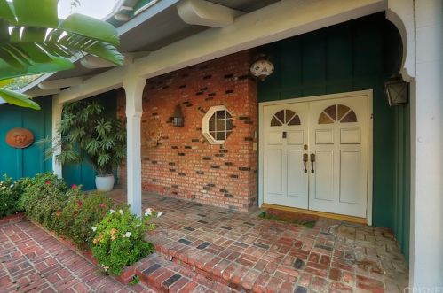 3501 Alginet Dr, Van Nuys, CA 91436-4125