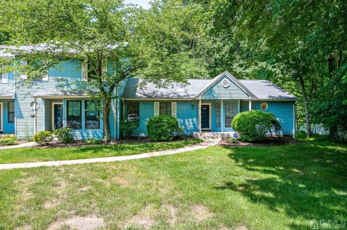1606 Timber Oaks Rd, Edison, NJ 08820-1551