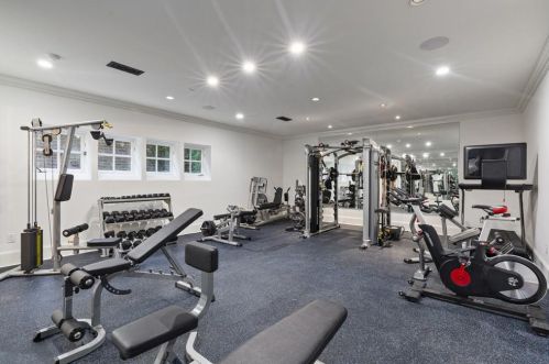 2860 Habersham Rd, Atlanta GA  30305-2959 exterior