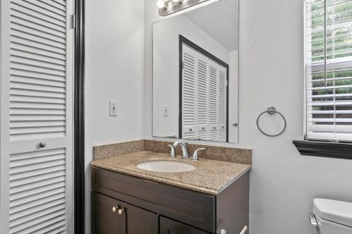 4247 Cresthaven Rd, Dallas TX  75209-3009 exterior