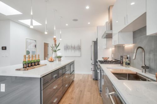 260 Girard St, San Francisco CA 94134-2110 exterior