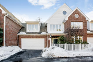 73 Weaver St, Greenwich CT  06831-5164 exterior