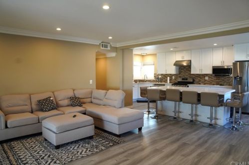 9114 Swallow Ave, Santa Ana, CA 92708-6526