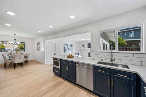 1335 Dunnock Way, Sunnyvale CA  94087-3441 exterior