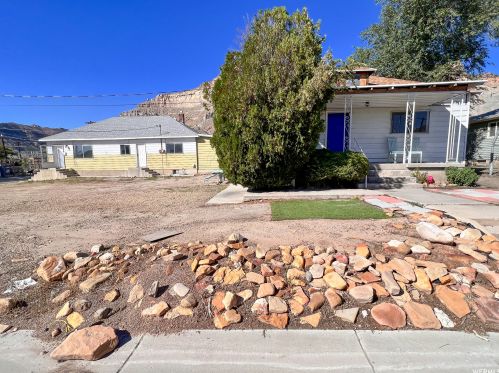 241 Janet St, Helper, UT 84526-1616