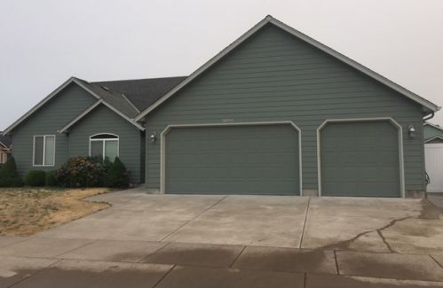 3090 Oxford Ave, Albany, OR 97322-8917