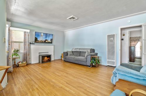 1225 Lamer St, Burbank, CA 91506-1028