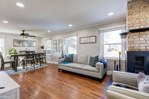 2408 Silver Creek Dr, Schiller Park, IL 60131-3234