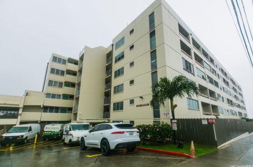 1555 Pohaku St, Honolulu HI  96817-2852 exterior