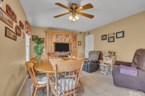 40 Lavender Dr, Princeton NJ  08540-9448 exterior