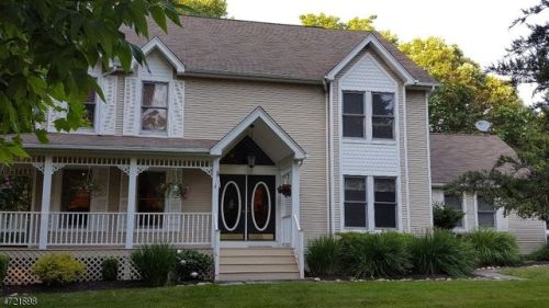 4 Victoria Pines Ln, Lafayette, NJ 07848-3602