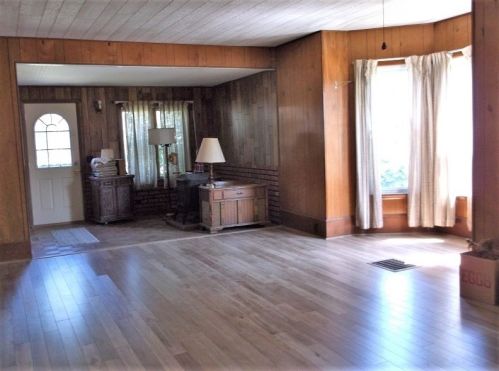 101 Oregon St, Stratford, IL 61064-1936