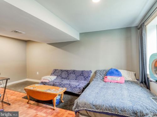 365 Chickamauga Dr, Harpers Ferry WV 25425-3633 exterior