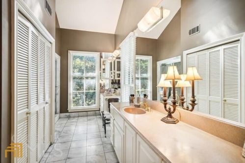 3281 Habersham Rd, Atlanta GA 30305-1170 exterior