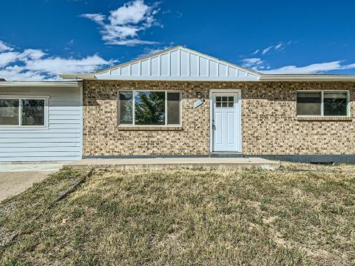 14951 Pensacola Pl, Denver CO  80239-6303 exterior