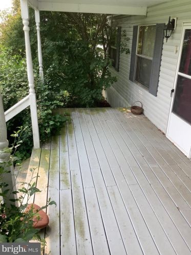 245 Gladiator Way, Hedgesville WV 25427-6578 exterior