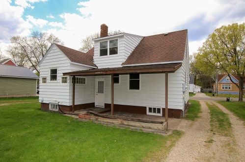 509 Charlotte St, Willmar, MN 56201-4343