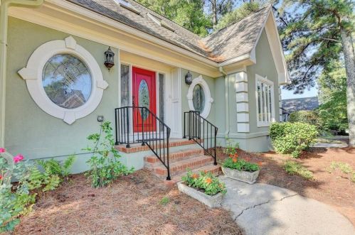 1401 Bromley Dr, Lithonia, GA 30078-5932