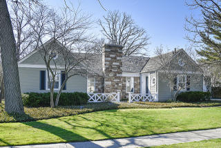 266 Wagner Rd, Northfield, IL 60093-3249
