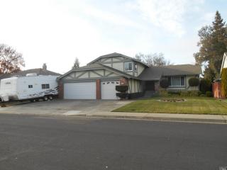 604 Rialto Dr, Vacaville, CA 95687-5451