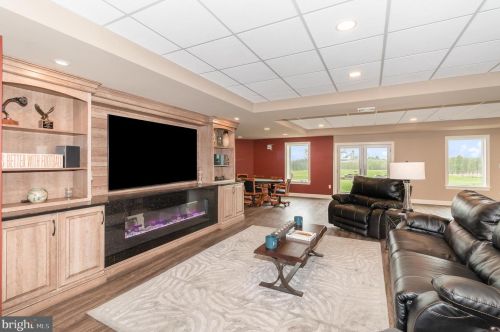 253 Bonnybrook Rd, Carlisle PA 17013-4214 exterior