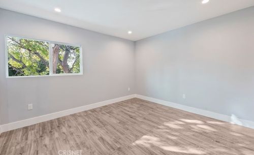 7960 Amestoy Ave, Van Nuys CA  91406-1603 exterior
