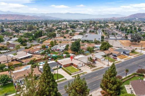 10462 Hole Ave, Riverside CA  92505-1620 exterior