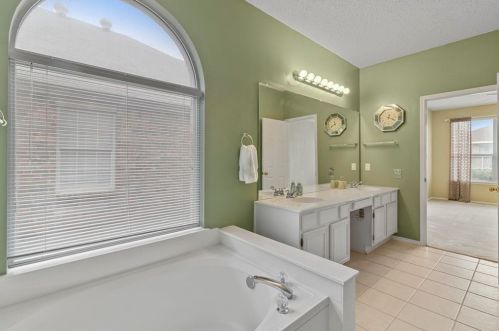 7809 Park Downs Dr, Fort Worth TX  76137-5451 exterior