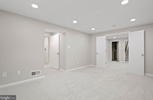 7102 Kerr Dr, Springfield VA  22150-3634 exterior